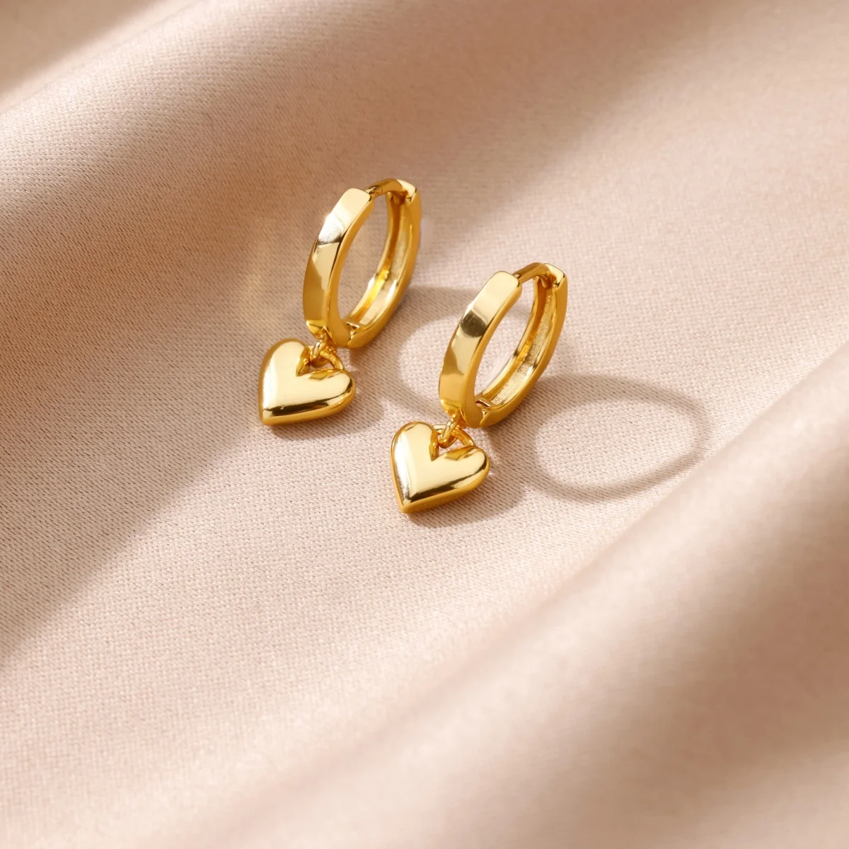 Minimalistische, glatte Herz-Ohrringe für Damen, Kupfer, Goldfarbe, Silberfarbe, kleine Creolen, Tropfenohrringe für den täglichen Gebrauch und Partyschmuck – Detail 3