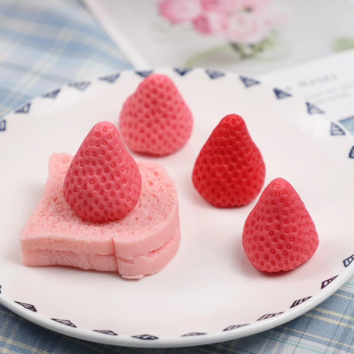 3pcs Baking Candle Molds DIY Handmade Strawberry Toast Shape Soap Candle Silicone Mold Simulated Fruit Plaster Epoxy Resin Mold