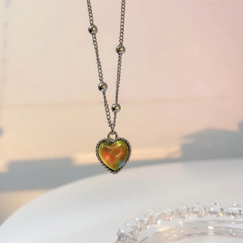 Candy Color Changing Heart Pendant Necklace For Women Simple Design Temperature Sensitive Stone Peach Choker Party Jewelry