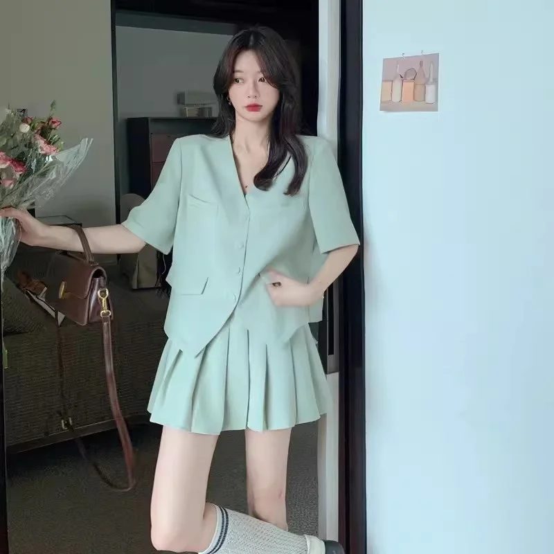 Fat Sister Casual Set Women's 2024 Summer Pear Shape Green Skirt High Waist Pleated Skirt Two piece Solid Color Commuter Set WFF