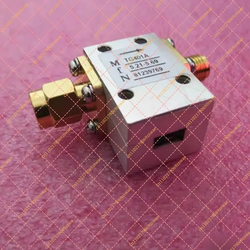 RF Coaxial Isolator 4.6-6.1GHz 4600-6100MHz SMA Female Microwave Circulator Signal Protection Module