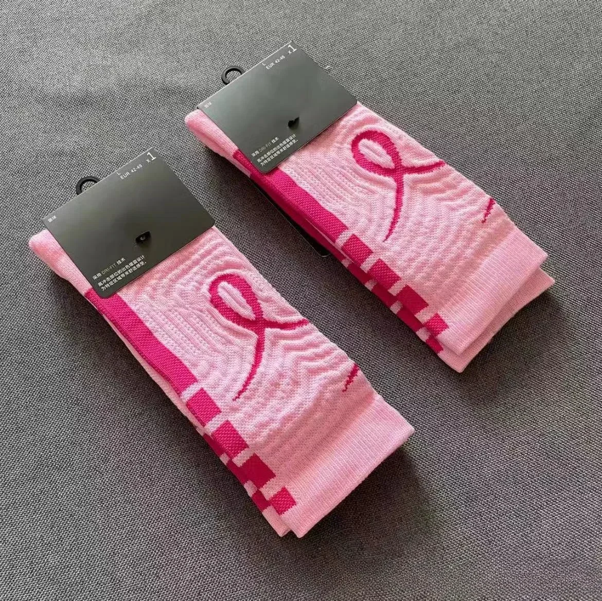 \\Breast Cancer Kay Yow Elite Socks Basketball Crew Size Large