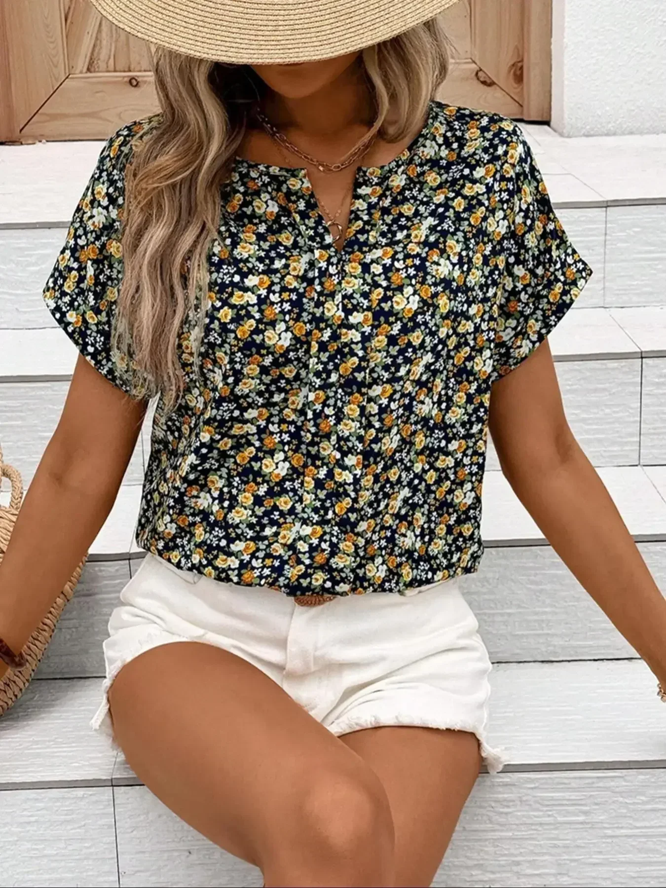 Camicia da donna taglie forti 1XL-5XL Camicetta floreale alla moda Camicetta casual elegante da donna Camicia a maniche lunghe con scollo a V con stampa