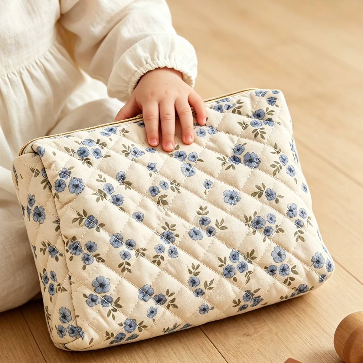 Happy Flute Cute Flower Makeup Brush Makeup Bag Travel Quilt Zipper Toiletry Storage Box Kawaii Makeup Beauty Travel Bag