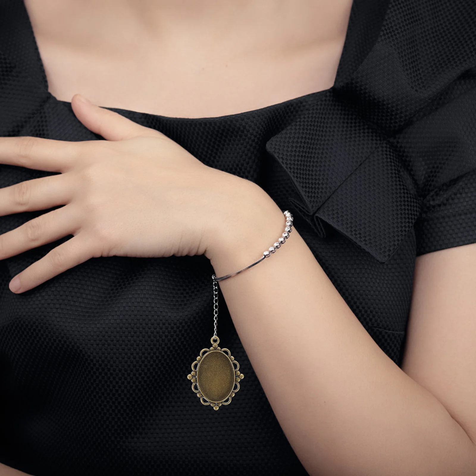 

20Pcs Zinc Alloy Alloy Base Retro Pendants Set DIY Jewelry Accessories Necklace Bracelet Earrings Pendant Drops for Women