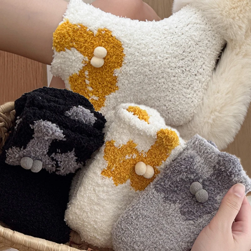 

Носки с милым котом, коралловые бархатные теплые нечеткие средние носки для сна для женщин и девочек, зима-осень, уютные утолщенные домашние носки-тапочки