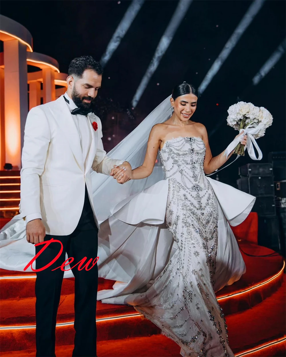 

Customized High Quality White Tulle Bridal Gowns High Quality Strapless Wedding Dress Chapel Train Open Back Mermaid Dress