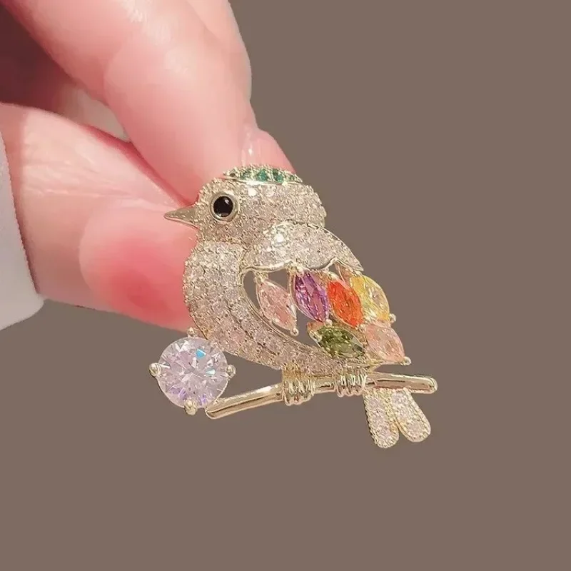 Magpie Bird Brooch High-end Japanese Cute Anti Glare High-end Feeling Personalized Suit Colored Pin Brooch Accessories