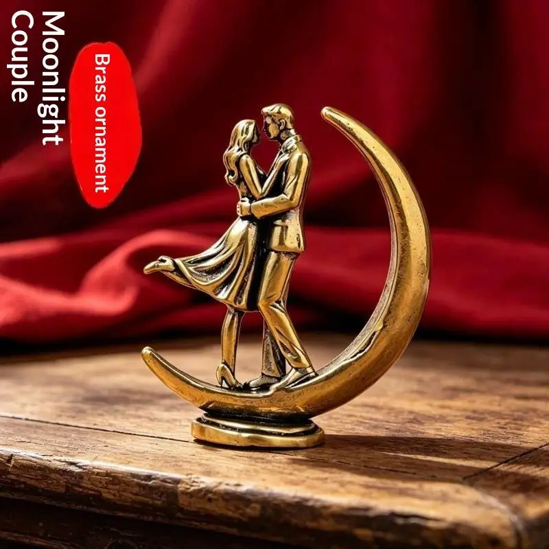 Messingfigur eines umarmenden Paares, handgefertigt, poliert, Kunststatue, langlebige Dekoration für das Schlafzimmerregal, Geschenk für Liebende. – Detail 3