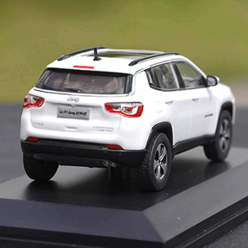 1:43 Scale Diecast Alloy JEEP COMPASS Off-road Vehicle Cars Toys Cars Model Classics Adult Souvenir Collectibles Gifts Display