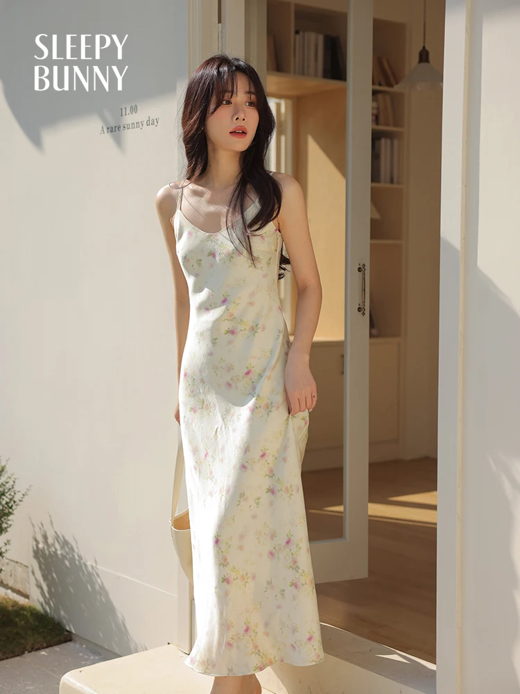 Floral V Neck Spaghetti Strap Maxi Dress for Women Spring Holiday Elegant Slim Fit High Waist Ruffle Hem Boho Beach Long Dress