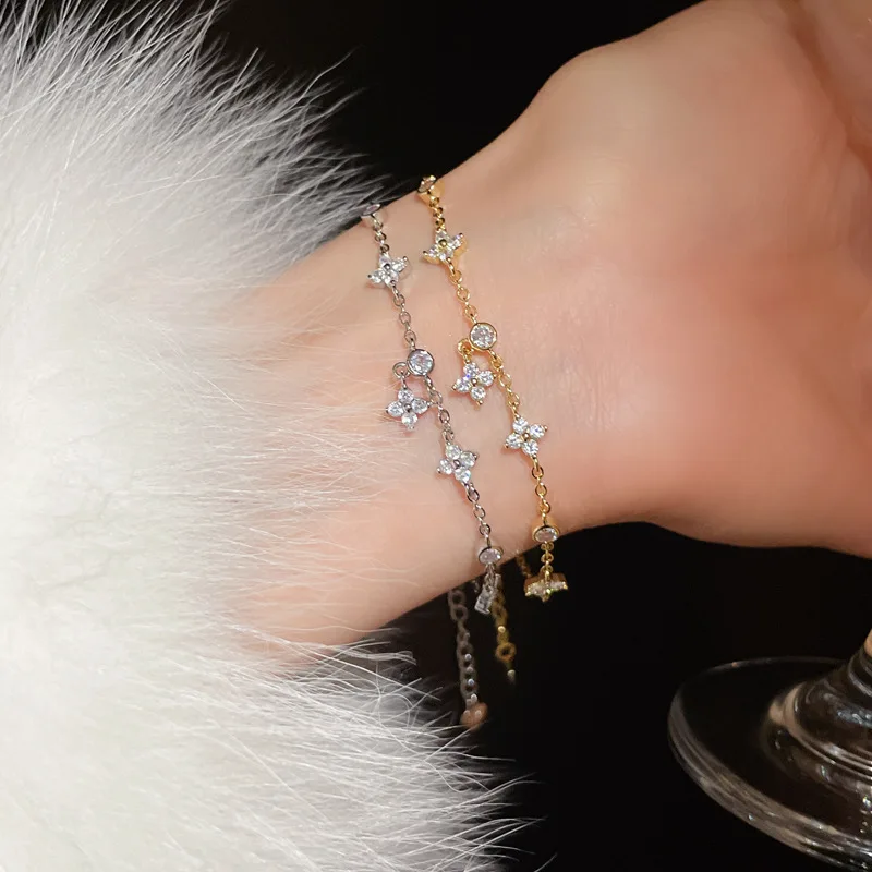 

Elegant High-End Diamond Flower Bracelet - Korean Niche Versatile Design, Chic Minimalist Hand Jewelry