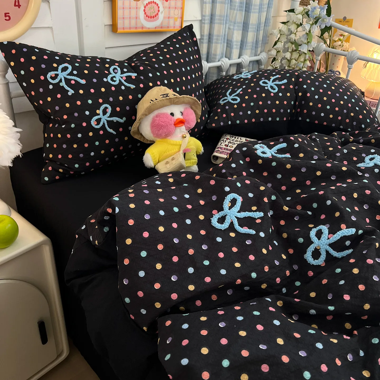 Ins Korean Style Bedding Set Polka Dot Bow Towel Embroidery Black Red Flat Sheet Set for Bedroom Decor 200*230cm King Queen Size