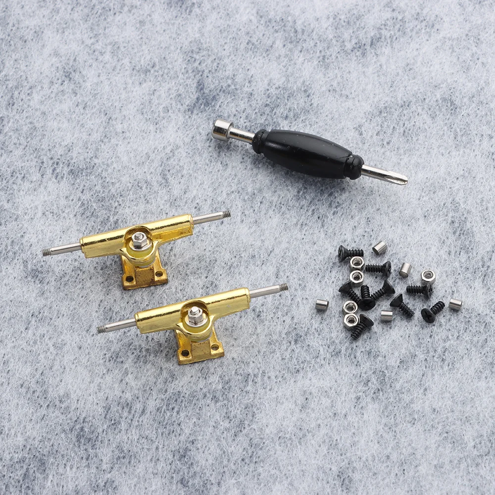 Con dadi Tastiera Camion Giocattolo 1 Coppia Durevole Hobby Collezionisti Modello Cuscinetto Staffe Ponte 32mm Mini Finger Skateboard Parti