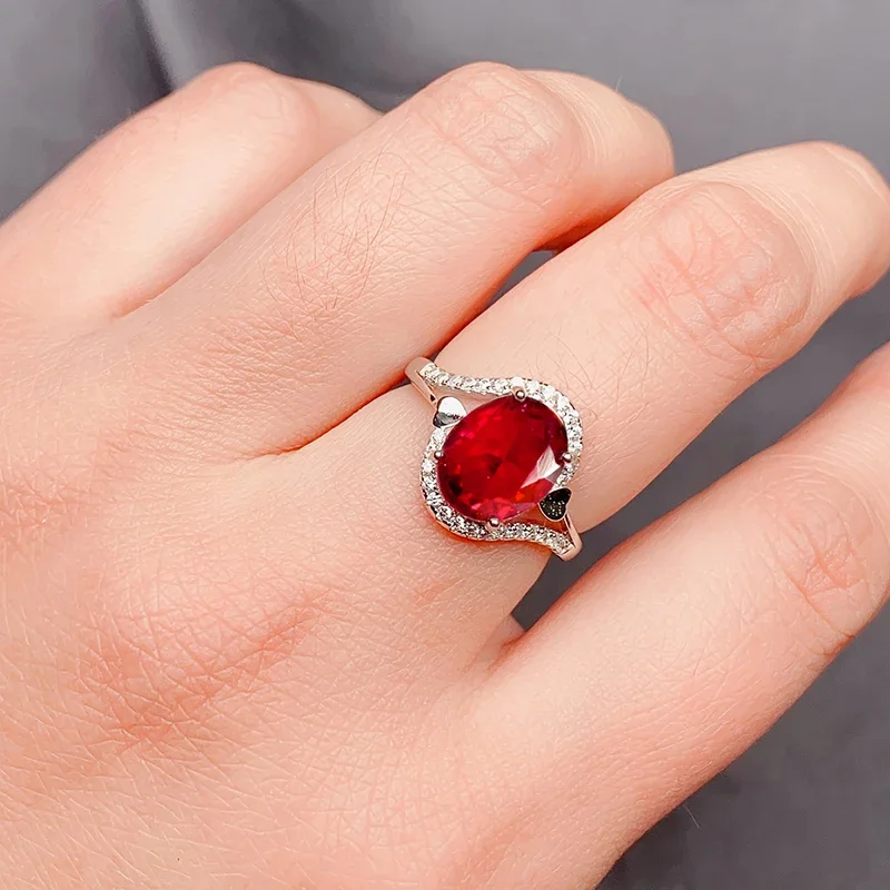 Huitan Attractive Red CZ Rings Female Opulent Brilliant Wedding Finger Accessory Modern Stylish Charms Engagement Party Jewelry