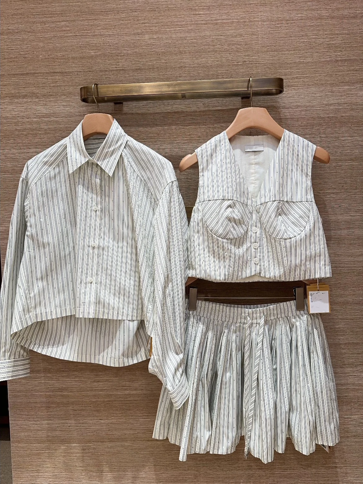 

Heidd Early Spring 2026 Women's Faion Set with Rhinestone Striped irt Vest Elastic Waist Skirt Tee-piece Winter Casual ...