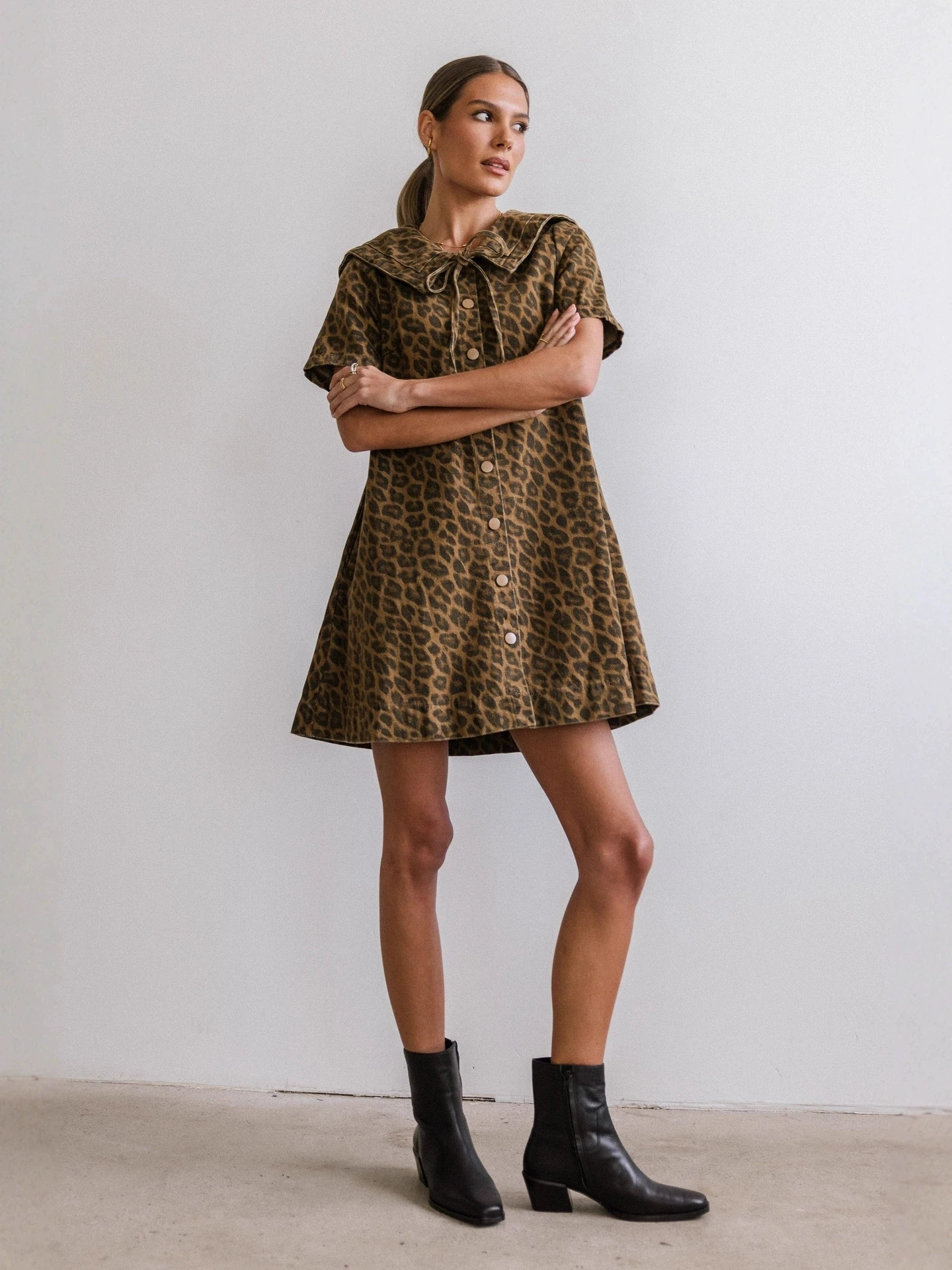 

Leopard Print Denim Dress Women Fashion Lapel Short Sleeves Single Breasted Short Dresses Streetwear Lady Commuting Vestidos
