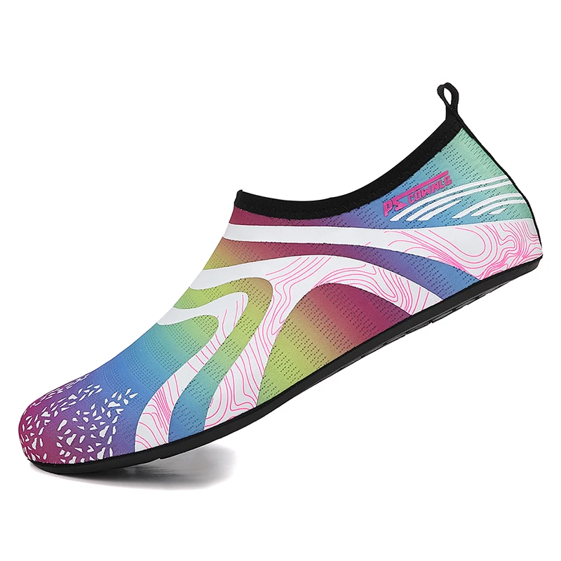 أحذية الشاطئ الجديدة أحذية الخوض المنبع عدم الانزلاق الجوارب المياه أحذية السباحة تنفس مفرغة أحذية ناعمة سوداء لينة سوليد