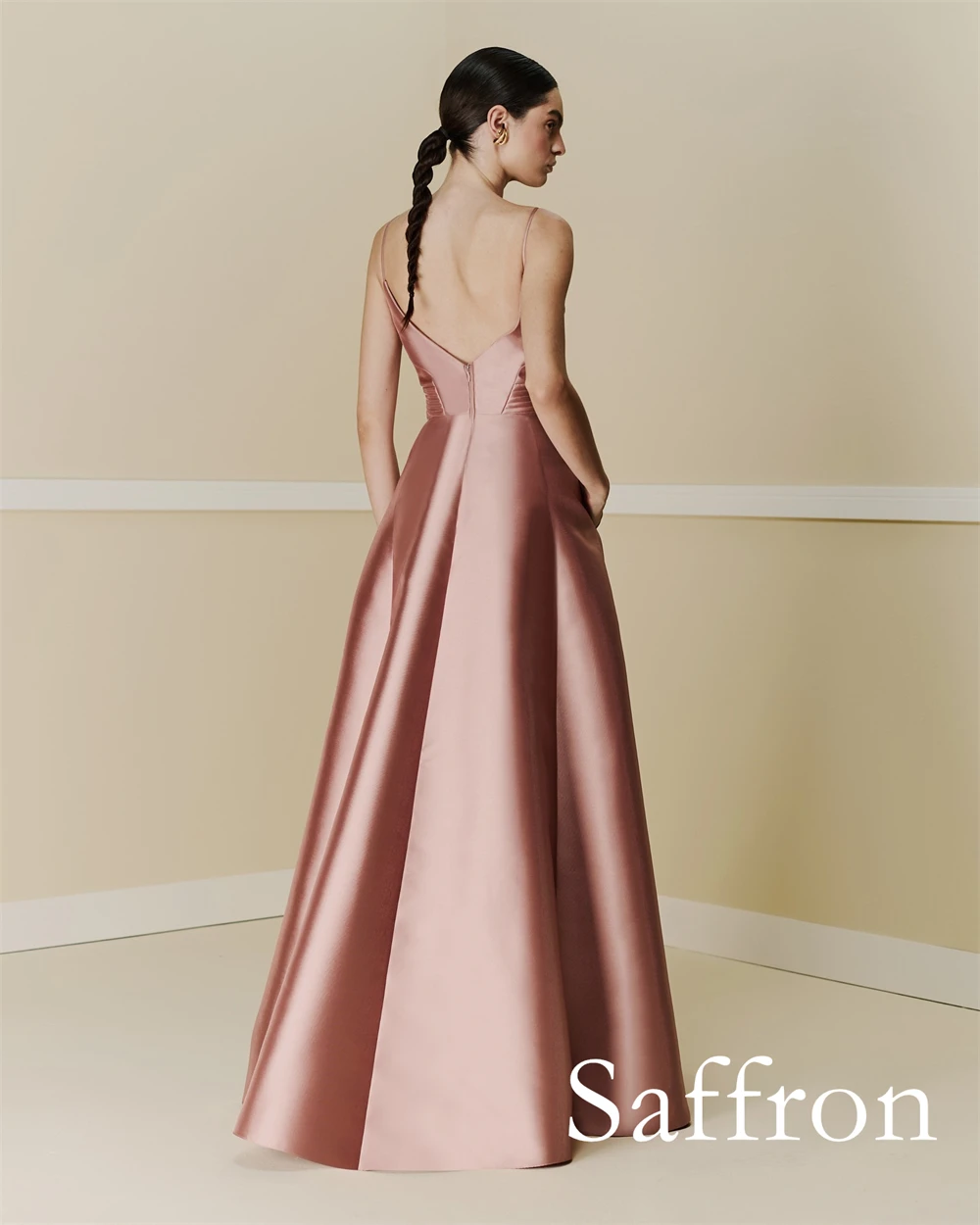 تخصيص رشيقة الخامس الرقبة السباغيتي الأشرطة مساء اللباس مثير عارية الذراعين المشاهير أثواب الأزياء سستة الظهر ألف خط حزب اللباس