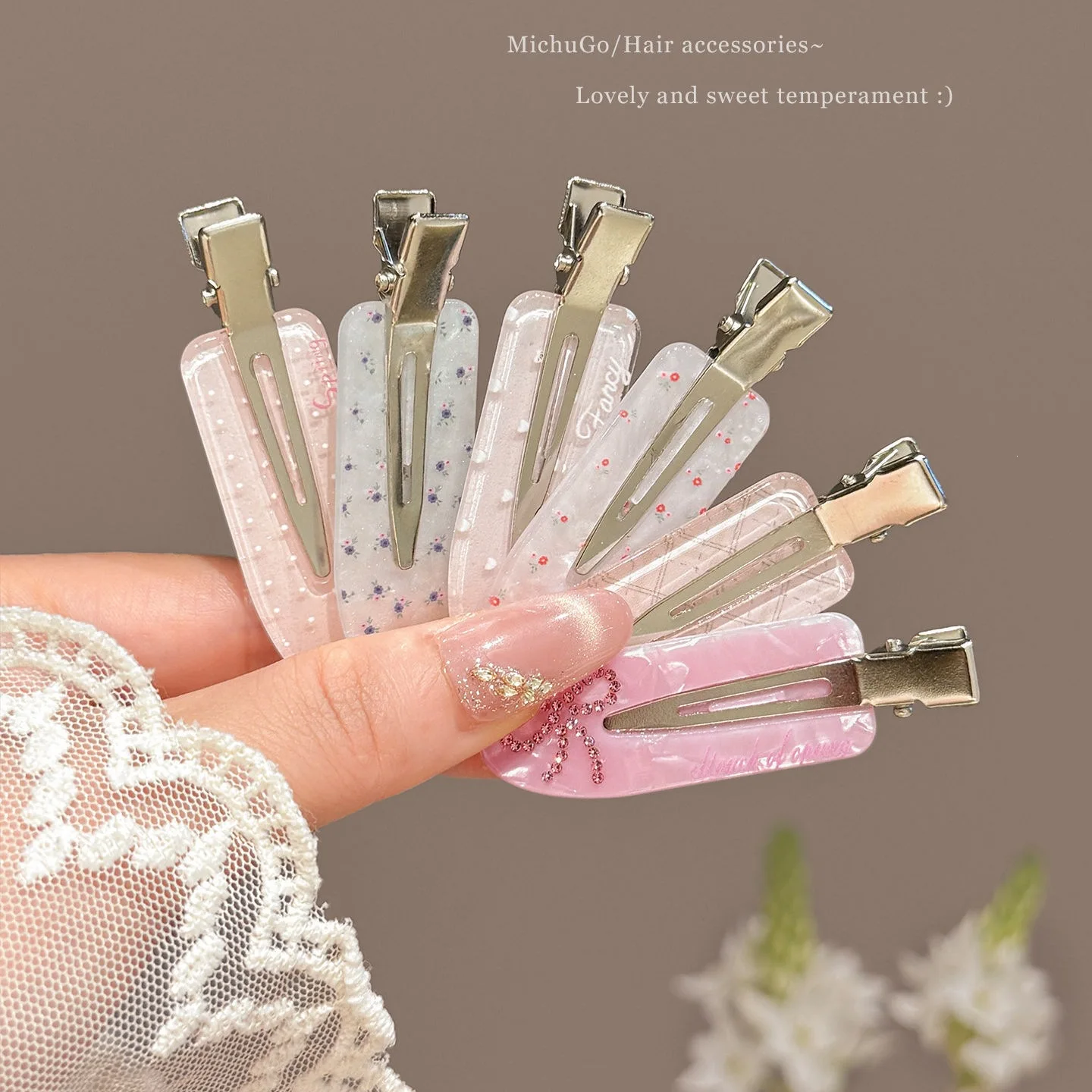 3-teiliges Set Süße Liebes-Strass-Haarspangen, Seitliche Pony-Clips, Niedliche Spurlose Haarklammern, Kopfschmuck-Set – Detail 4