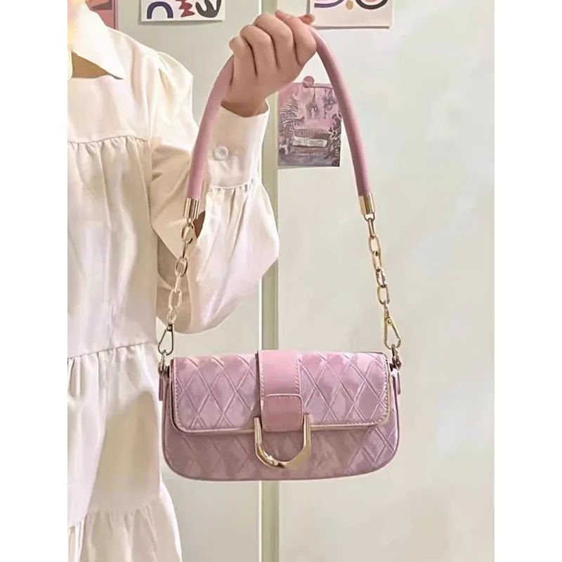 

Simple and elegant chain small square bag, shoulder and crossbody bag, fashionable and versatile underarm bag for women