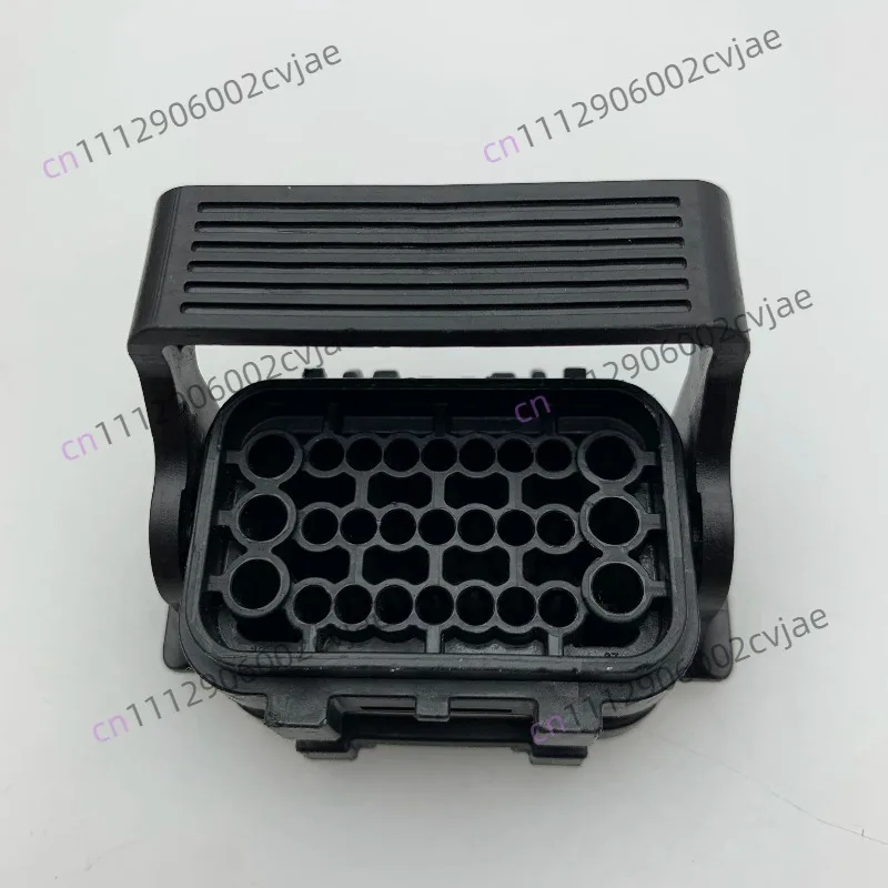 MG656891-5 Original Automotive Connector Housing, Auto Wiring Harness Plug Shell