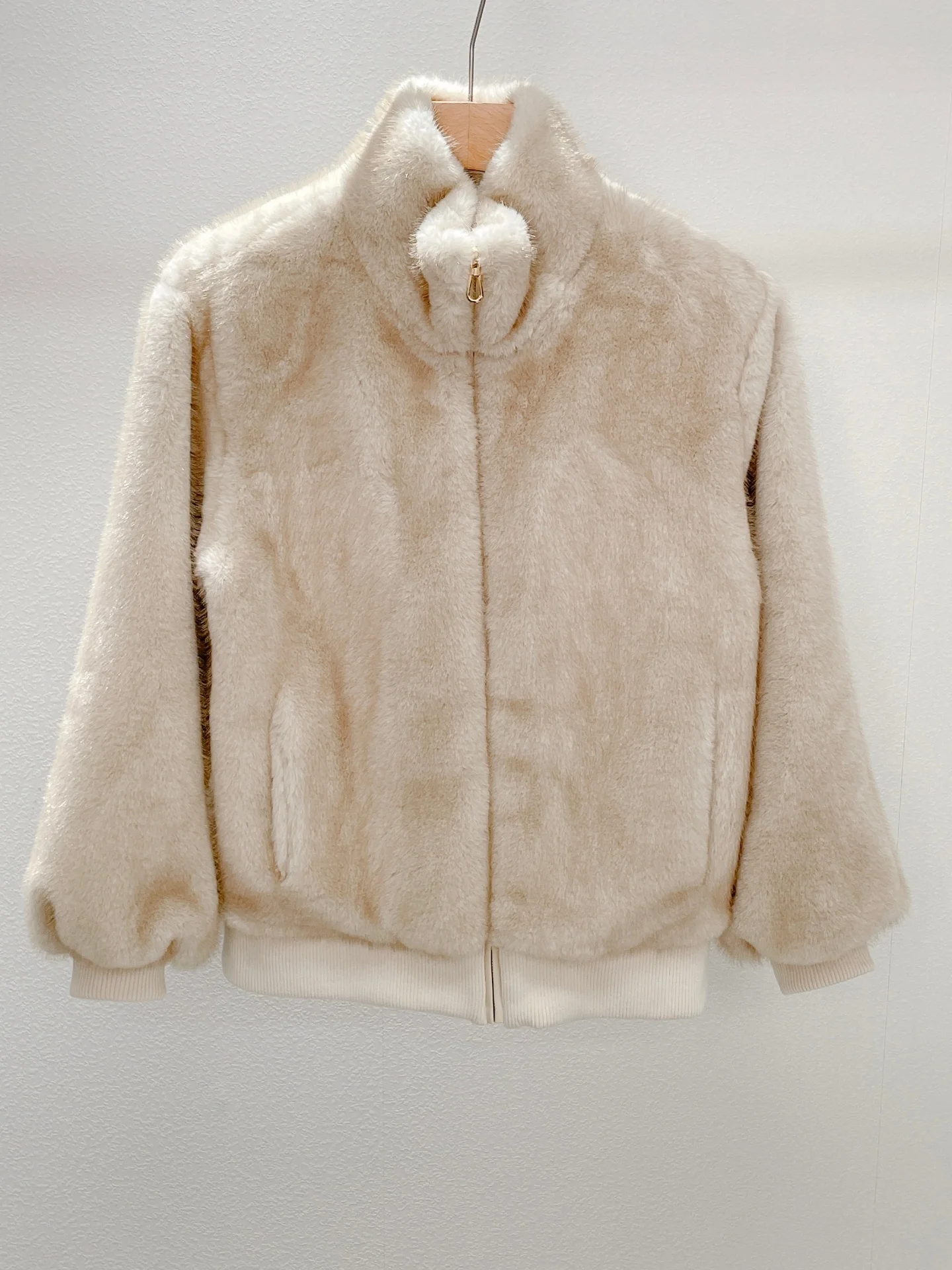 

Повседневная модная шуба из искусственного меха с воротником на молнии, удобная, с завышенной талией, женская верхняя одежда для зимнего сезона, длинная...