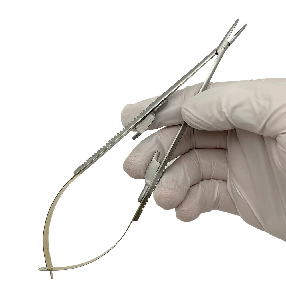

18cm Dental Castroviejo Needle Holder Surgical Forceps for Orthodontic and Implant Procedures Reusable Dentistry Tool