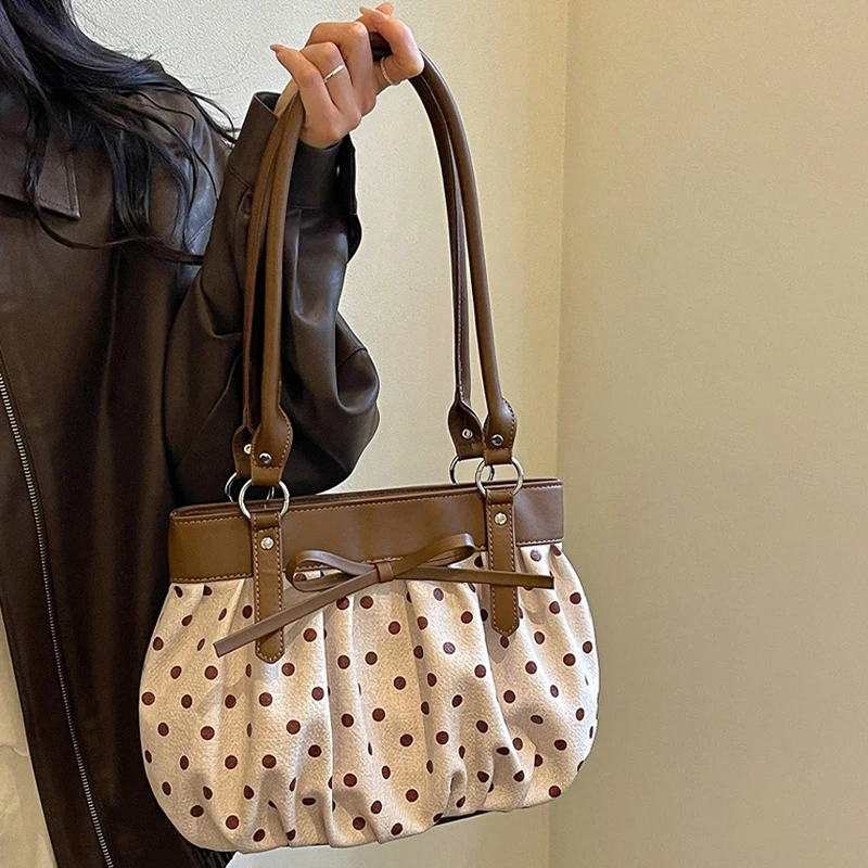 Koreanische Polka-Dot-Schleifenknoten-Patchwork-Hobo-Unterarmtasche, Damenhandtasche, vielseitige leichte Pendler-Tragetasche, lässig-schicke Tasche – Detail 9