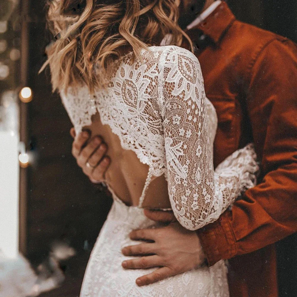 Abito da sposa bohémien con scollo a v Sexy personalizzato abito da sposa a trapezio senza schienale in pizzo a maniche lunghe abito da sposa popolare rurale semplice