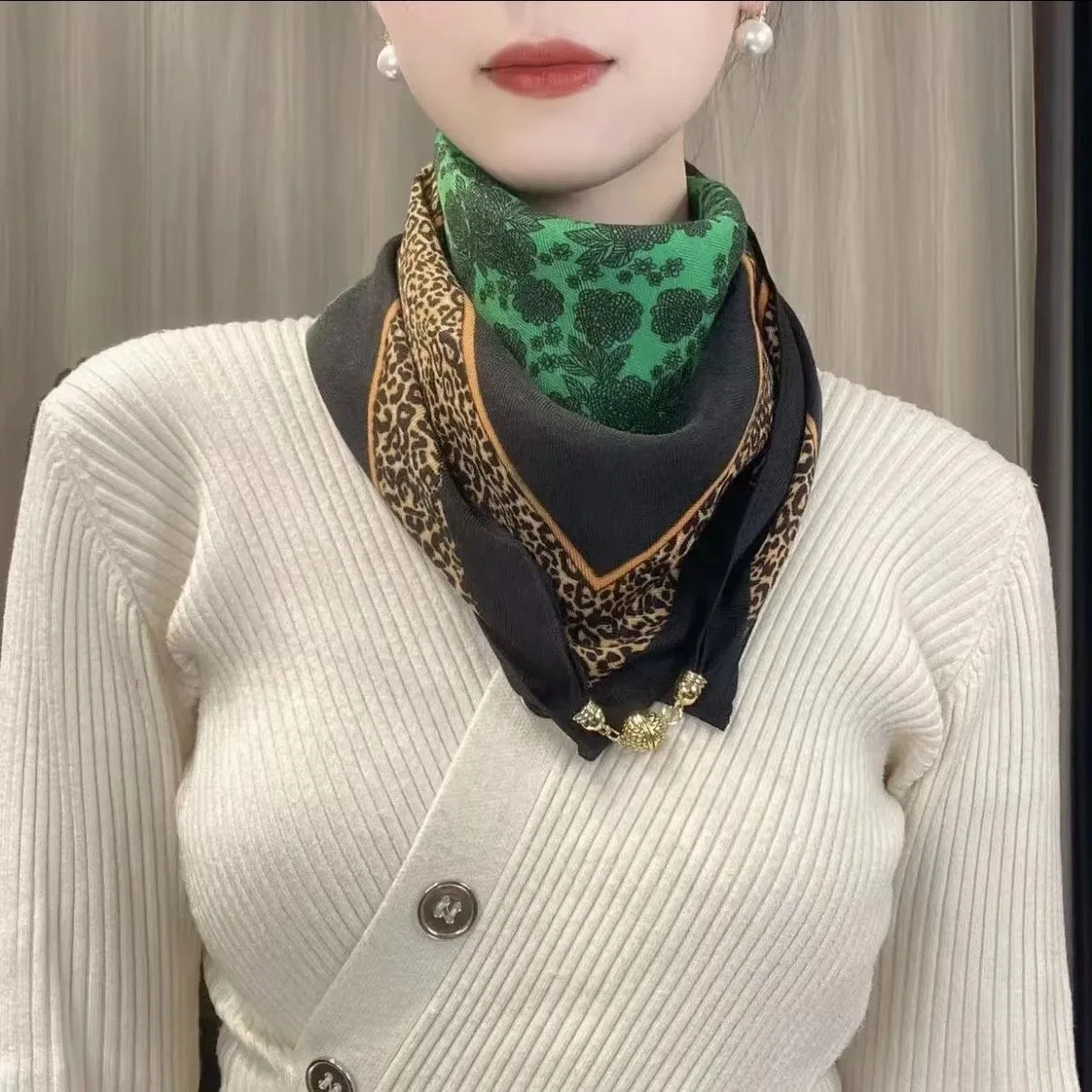 New Warm Square Scarf Magnetic Button Triangle Scarf Cotton Scarf Women's Spring, Autumn, and Winter Western style Neck Style Ve