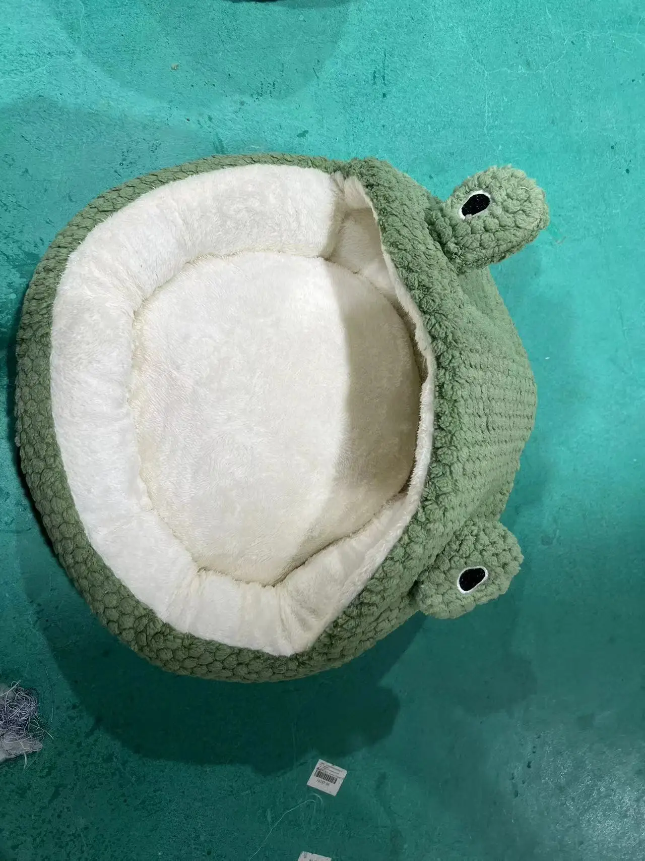 Green Cartoon Frog Type Semi-Enclosed Cat Nest