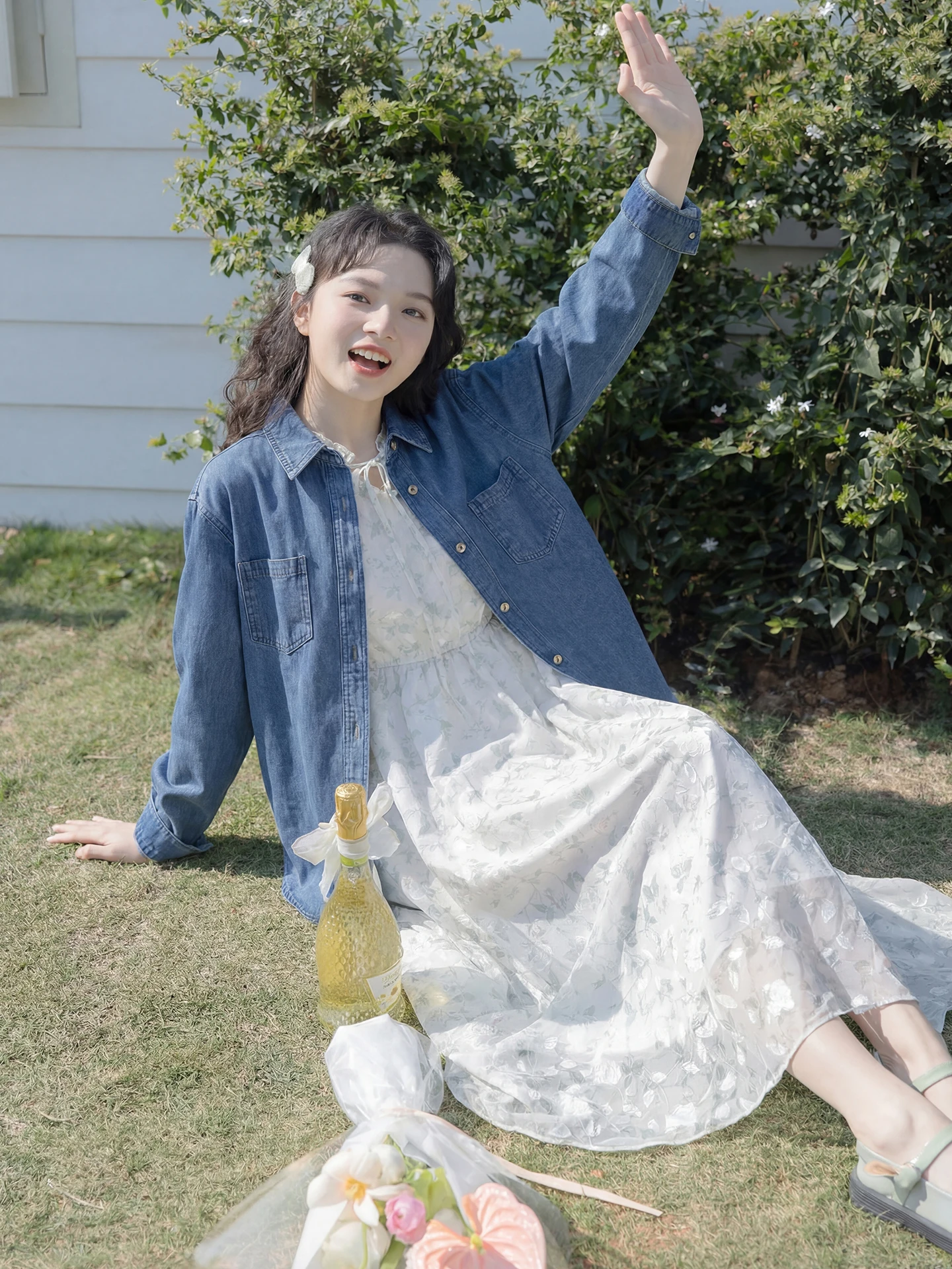 

Женская джинсовая рубашка Deep Blue Soft Denim в винтажном стиле, свободного кроя, с эффектом стройности, весна 2026, модный повседневный топ