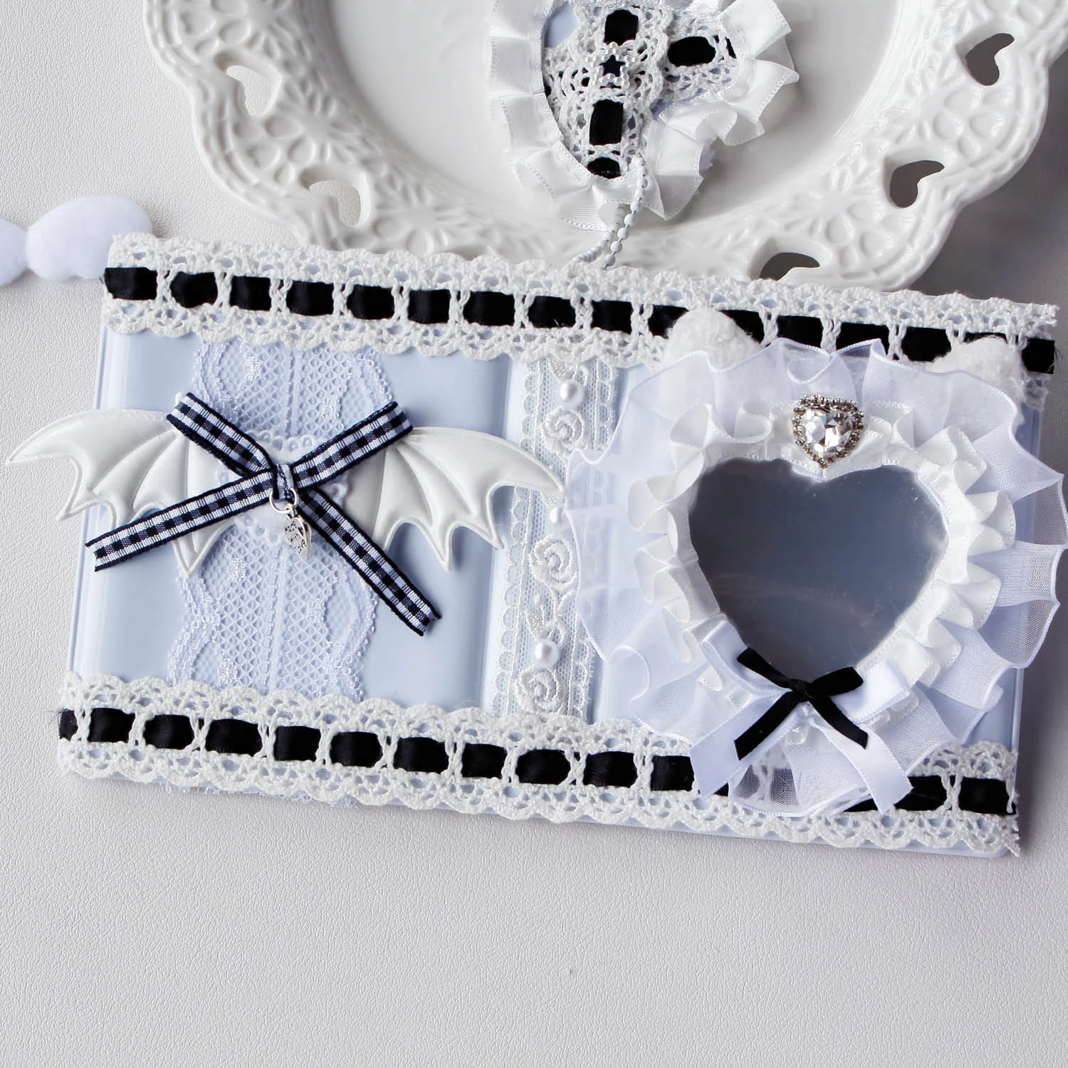 Mini 3  Inch Photocard Album Heart Hollow Black White Ribbon Lace Kpop Card Binder Book Idol Collect 36 Pockets Holder Toploader