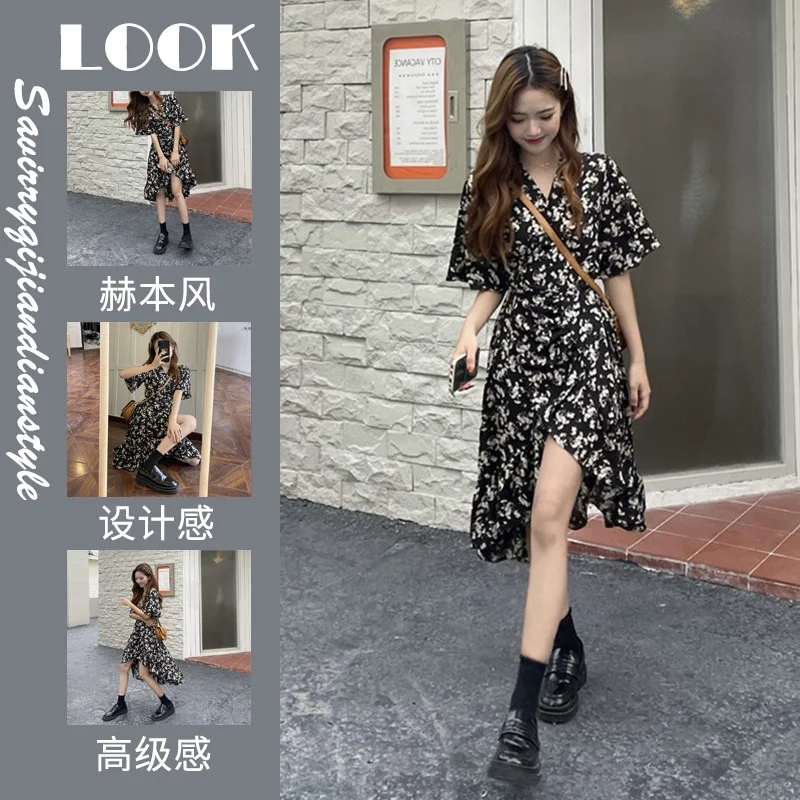 

2024 Summer Loose Hepburn Style Black Fragmented Flower Dress French Waist Waist Slimming Irregular Hem Split Dress for Women S7