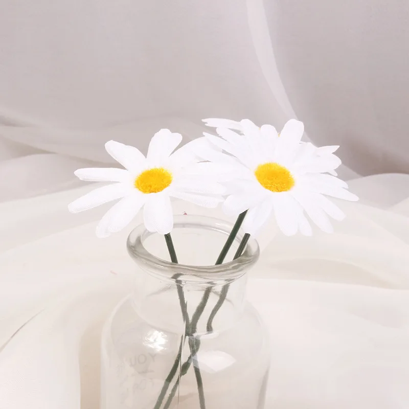 Silk Flower Head 30pcs DIY Daisy Home Backdrop Wall Decor Artificial Head Photography Props Jewelry Accessories