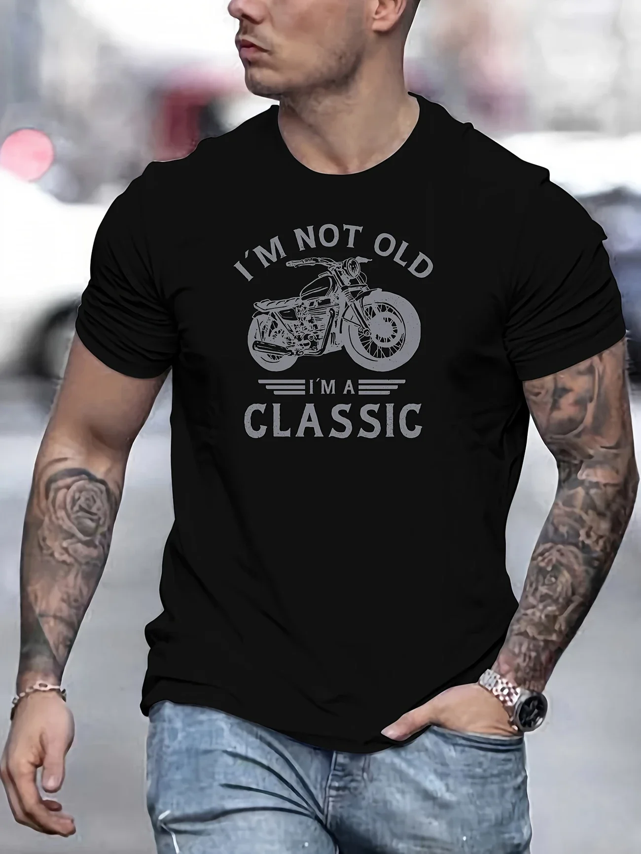 Sommerliches, lässiges Herren-T-Shirt im Retro-Motorrad-Stil mit dem Aufdruck „Ich bin nicht alt, ich bin klassisch“, kurzärmelig, mit Rundhalsausschnitt, Vatertags-Geschenk – Detail 5