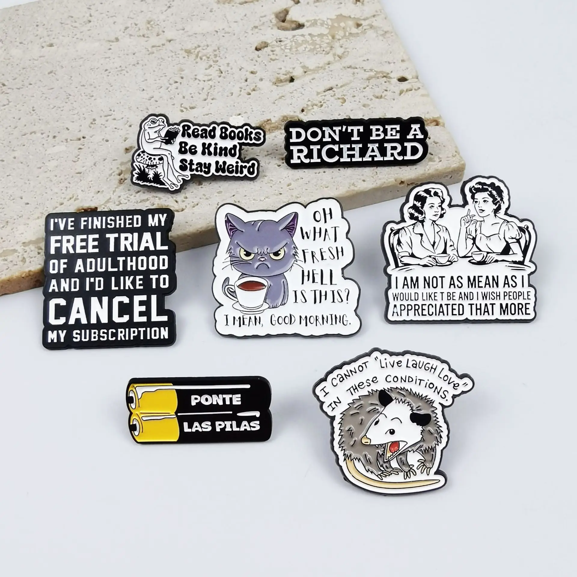 Spilla inglese con gatto e topo, nuovo versatile, carino, creativo, zaino, distintivo, goccia d'olio, accessori di abbigliamento in lega, regalo