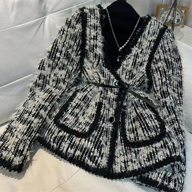 

2025 Sense Of Design Women Fashion Coat Korean Femme Advanced V-neck Thin Jacket Spring Autumn Ladies Long Sleeves Top Outwear