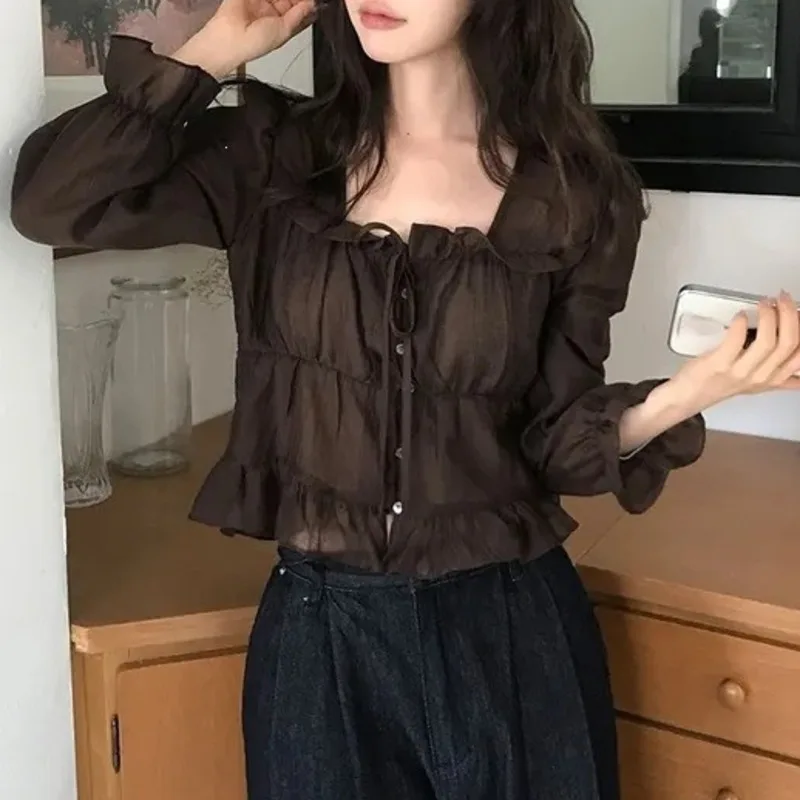 

Женская шифоновая блузка с рюшами и завышенной талией, на одной пуговице, легкая, дышащая, для весны и лета, повседневная, стильная.