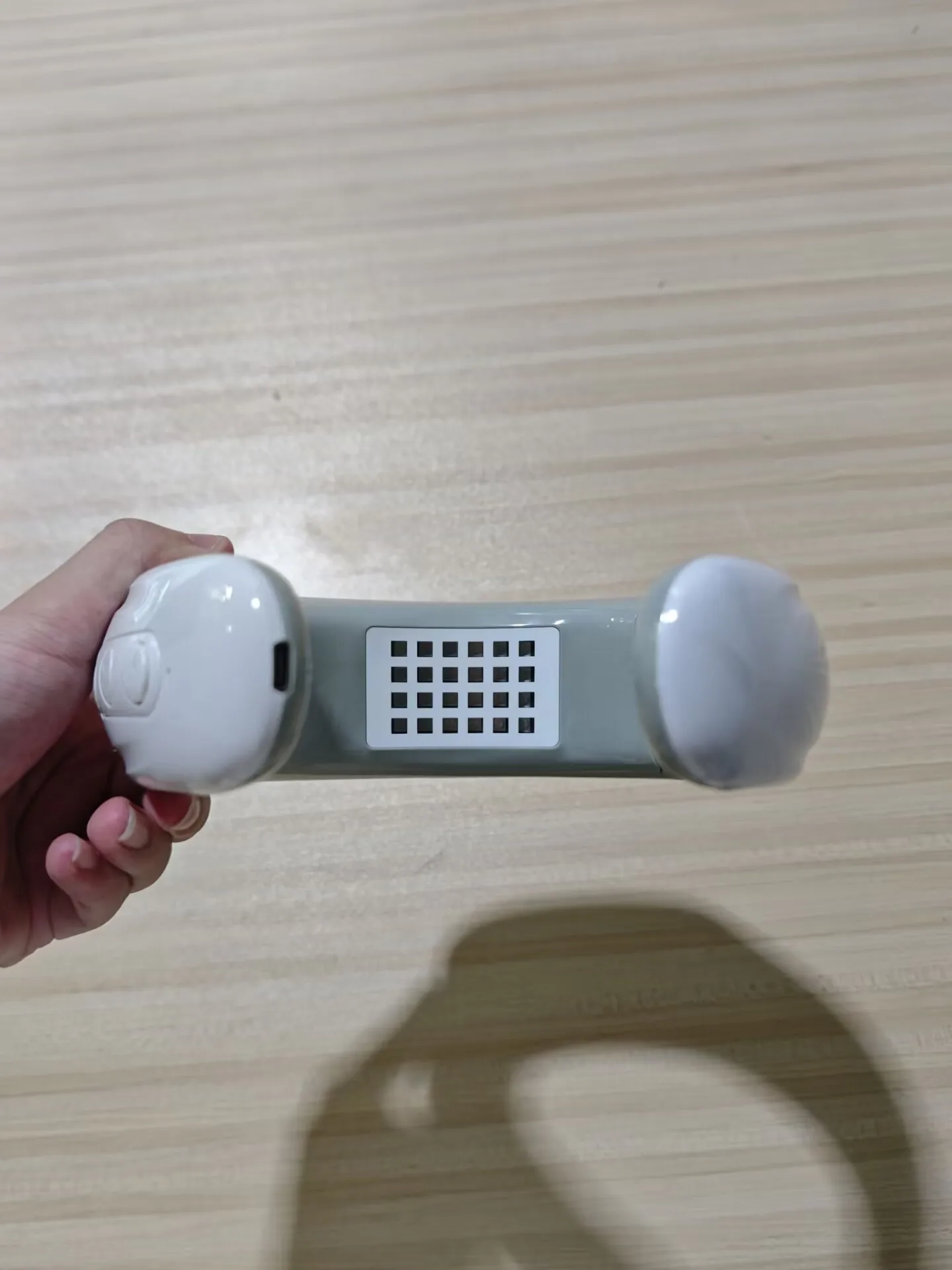 

Массажер для облегчения боли в шее, перезаряжаемое красно-синее светодиодное устройство для терапии шейного спондильоза