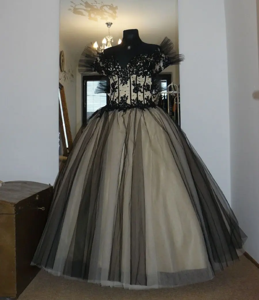 Angelsbridep Zwart Gothic Quinceanera Jurken Applique Kralen Lieverd Met Veters En Zoete 16 Galajurken Vestidos De 15 Años Op Maat