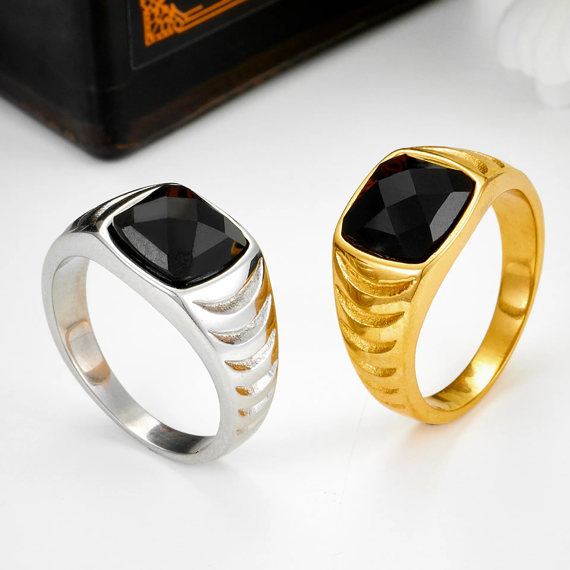 

European and American Fashion Simple Cold Wind Men's and Women's Black Gemstones Stainless Steel Rings Size 7-11