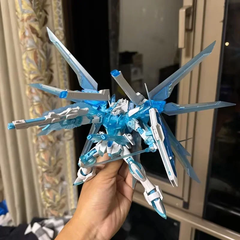 Ice Blue Rising Freedom HG 1/144 Kit Model Perakitan Mech Skema Warna Terbatas Figur Aksi Ornamen Desktop Hadiah Mainan Anak-anak
