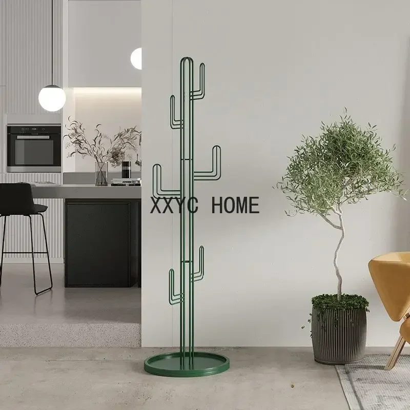 

Напольная вешалка для одежды Cactus: простая, современная, для гостиной