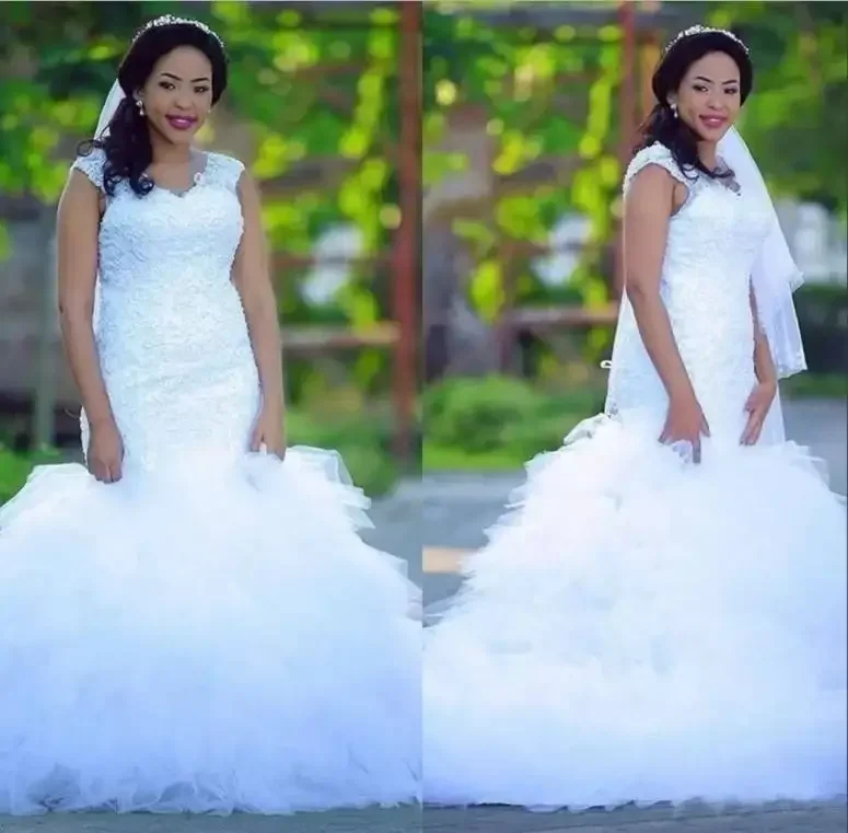 

Customized African Woman Custom V Neck Beading Puffy Ruffle Tulle Ball Gown Trumpet Mermaid Wedding Dress