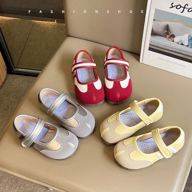 

2025 Girls Marie Janes Flat Sandals Children Sport Sneaker Trend Summer Loafers Casual Shoes Comfort Soft Leather Zapatillas