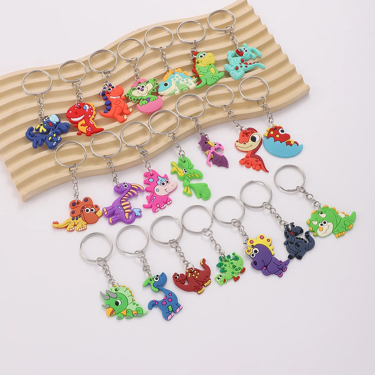 30pcs Cartoon Dinosaur Unicorn Keychain Cute Animal PVC Key Chain Ring Bag Backpack Charm Birthday Party Decor Boys Girls Gift