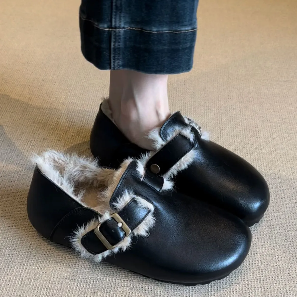 Retro lamb wool one-piece genuine leather brushed brown shoes for women  comfortable and plush shoes for outdoor wear