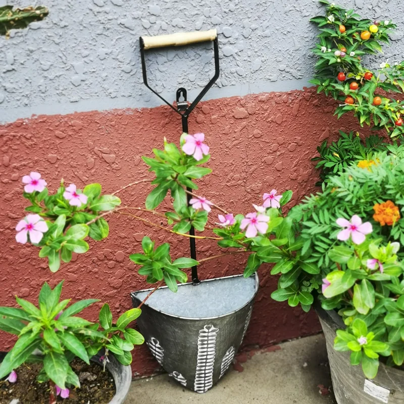 

American rural retro tin shovel wall hanging, balcony garden homestay courtyard wall decoration with flower ware wall decoration